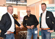 De mannen van Martin Stolze, Peter van der Knaap en Paul van Leeuwen in het midden Henk Valstar van H.T. Verboom Transportsystemen